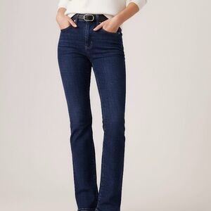 Levi’s 725 High Rise Bootcut Jeans 24